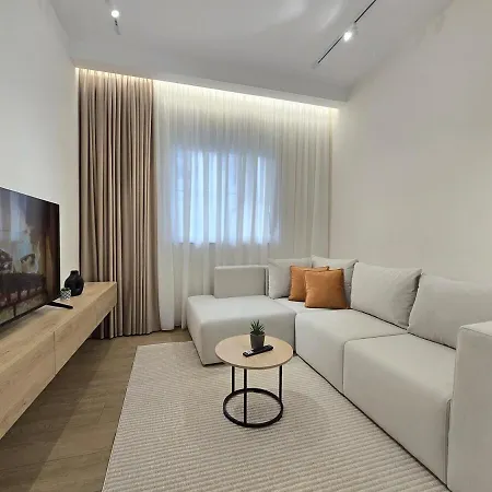Center Duplex Penthouse For 9 * Τίρανα