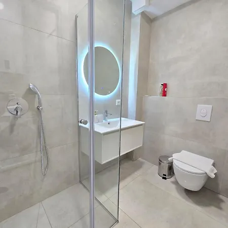 Center Duplex Penthouse For 9 Διαμέρισμα