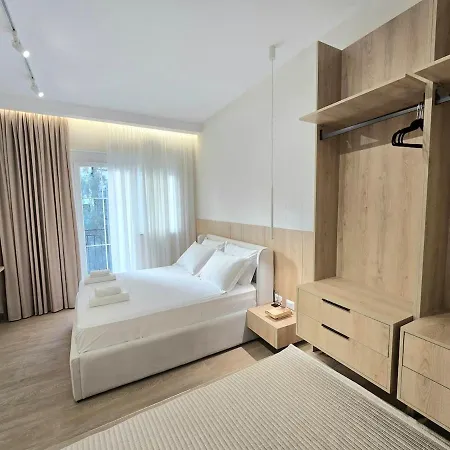 Διαμέρισμα Center Duplex Penthouse For 9 *
