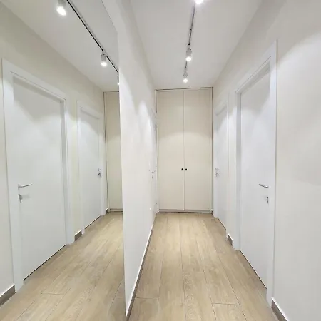 Center Duplex Penthouse For 9 * Τίρανα